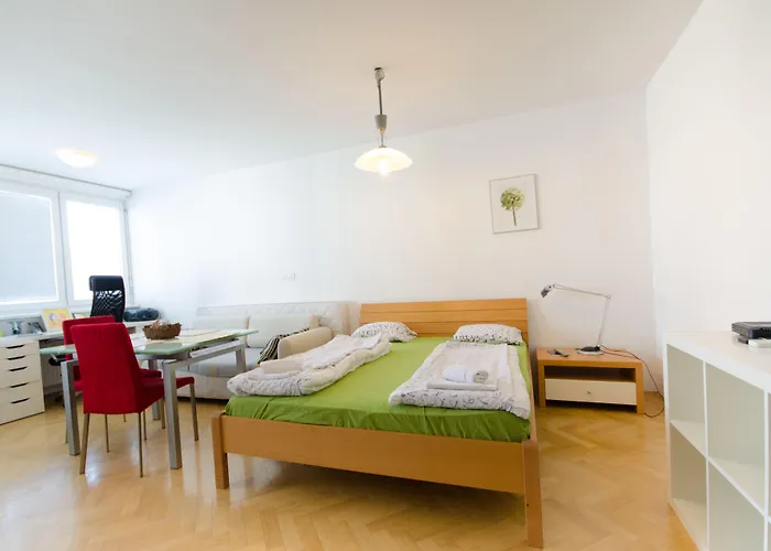 Гостевой дом Sincere 1830 Любляна